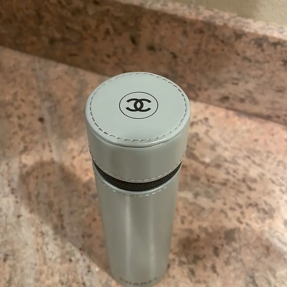 NWT Chanel Les Pinceaux De Chanel light green leather case with three brushes - Picture 6 of 16